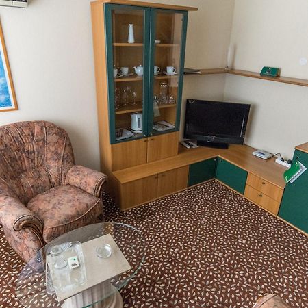 Hotel Yubileiny Minsk Ngoại thất bức ảnh