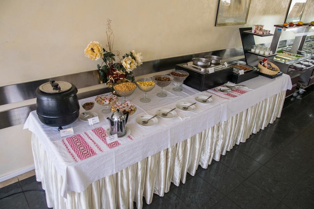 Hotel Yubileiny Minsk Ngoại thất bức ảnh