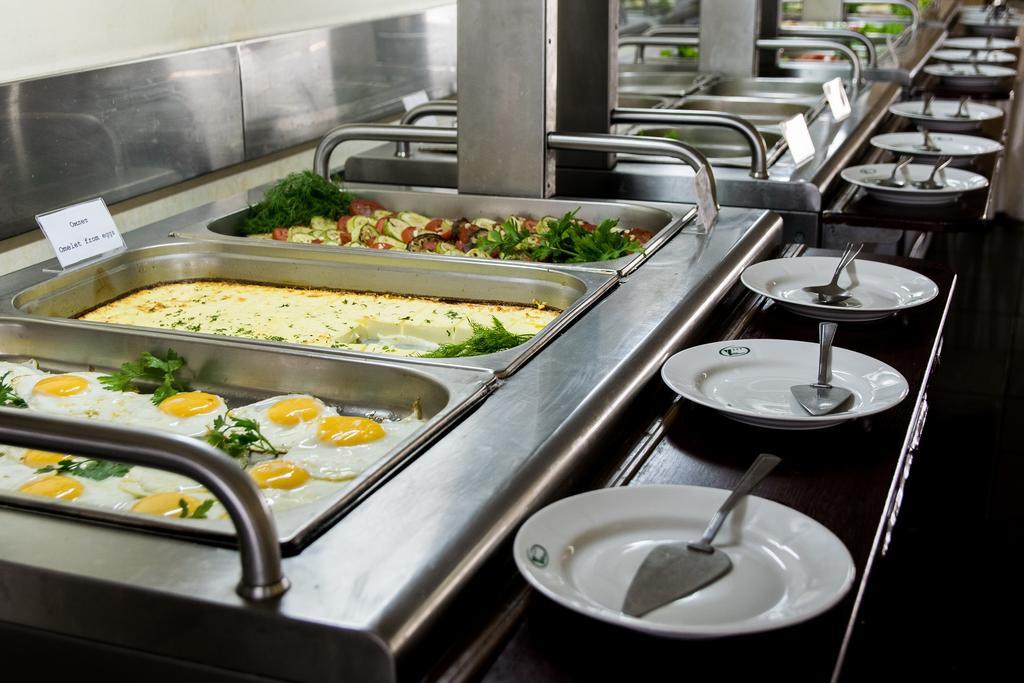 Hotel Yubileiny Minsk Ngoại thất bức ảnh
