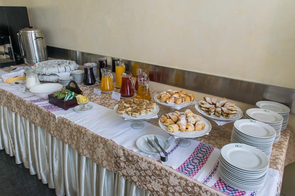 Hotel Yubileiny Minsk Ngoại thất bức ảnh