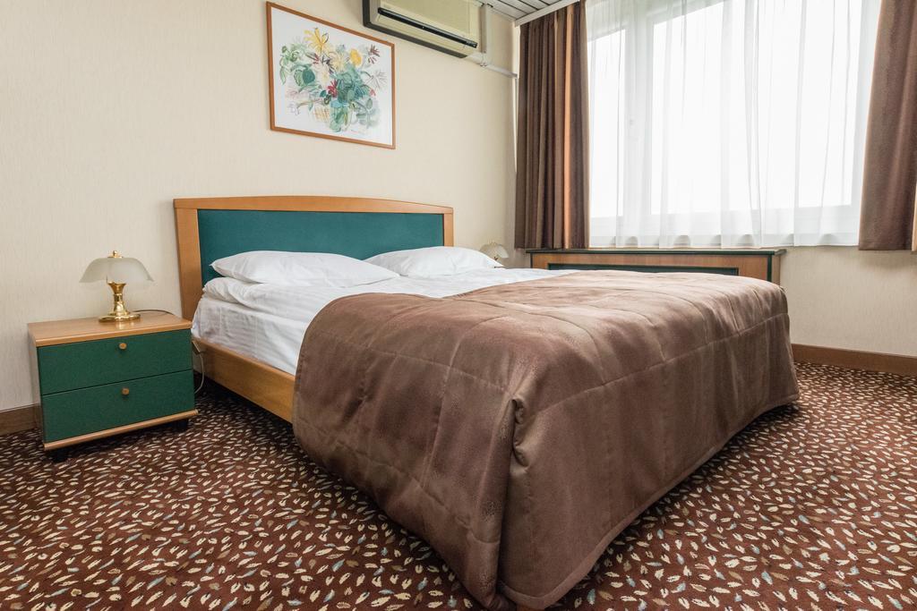 Hotel Yubileiny Minsk Ngoại thất bức ảnh